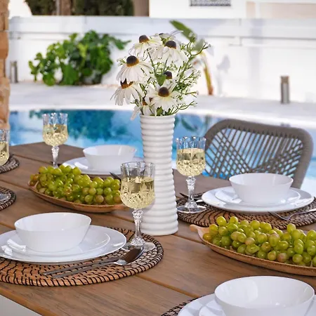 Amy - 100m From Nisia Loumbardi Protaras