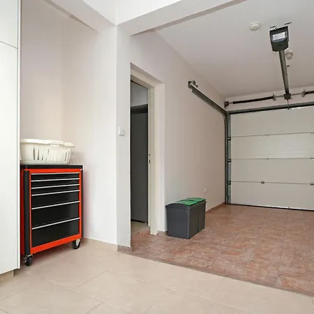 Amy - 100m From Nisia Loumbardi * Protarász