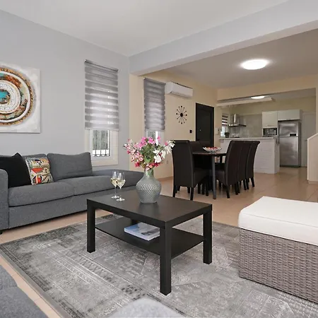 Amy - 100m From Nisia Loumbardi