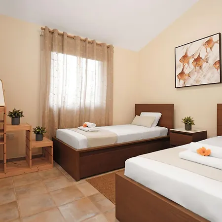 Amy - 100m From Nisia Loumbardi Дом отдыха Протарас